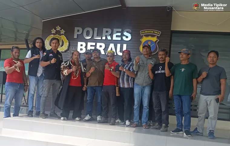 Pasukan Merah 1001 Mandau dan Pol Adat, Ormas Galak Kawal Kelompok Tani UBM Persiapan Melakukan Aksi