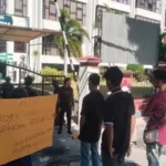 APMM Mataram Gelar Aksi Desak Transparansi di Kejati NTB dan PT Nindya Karya