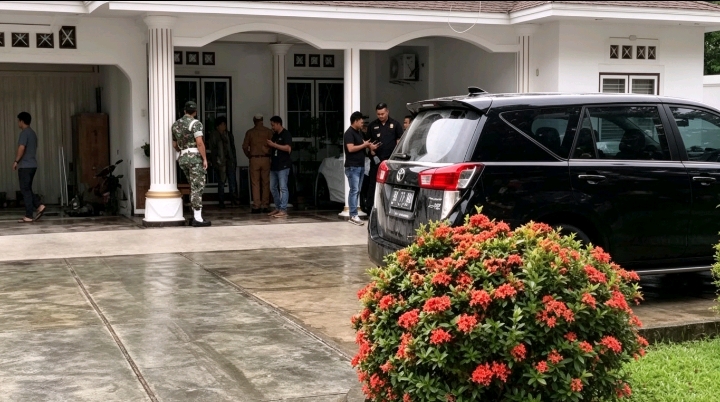 KEJATI Sultra Geledah Rumah Ortu Wabup,Telusuri Dana PT.Wijaya Nikel Nusantara