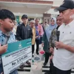 WAMENSOS Ke Warga Pringsewu Serahkan Bantuan ATENSI
