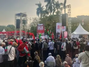 Aksi Bela Palestina Di Monas Berlangsung Tertib,Polisi Utamakan Pendekatan Humanis