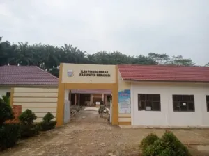 Sekolah Kebutuhan Khusus Di Bangun Asal Jadi! Proyek Revitalisasi SLB N Pinang Merah Di Pertanyakan Kwalitasnya
