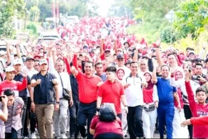 Peringatan Hari Pramuka ke-65,Gubernur Dan Menteri Pertanian Lepas Ribuan Peserta Jalan Sehat Di Bone