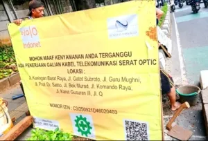 Galian Kabel Optik Indonet-PT Netco Trans Nusa Berlarut,K3 Diabaikan, Pengguna Jalan Terancam