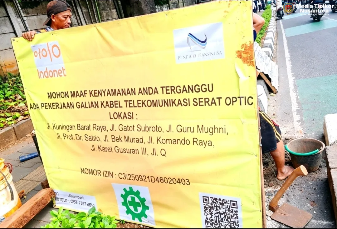 Galian Kabel Optik Indonet-PT Netco Trans Nusa Berlarut,K3 Diabaikan, Pengguna Jalan Terancam