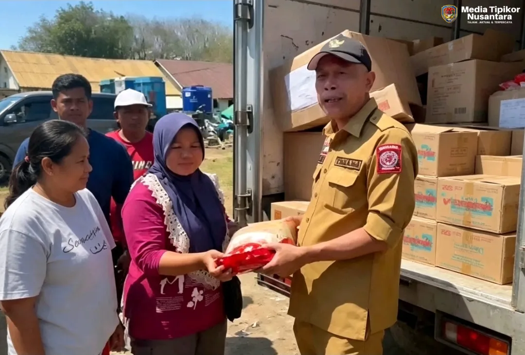 WAMENSOS Agus Jabo Priono Tinjau Dapur Umum Kemensos di Nagekeo, Target 3.000 Bungkus Makanan Perhari untuk Korban Gempa