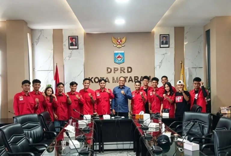 EK LMND Mataram Gelar Aksi:Kawal Pendidikan Gratis Dan Desak Transfaransi Pokir DPRD Kota MATARAM
